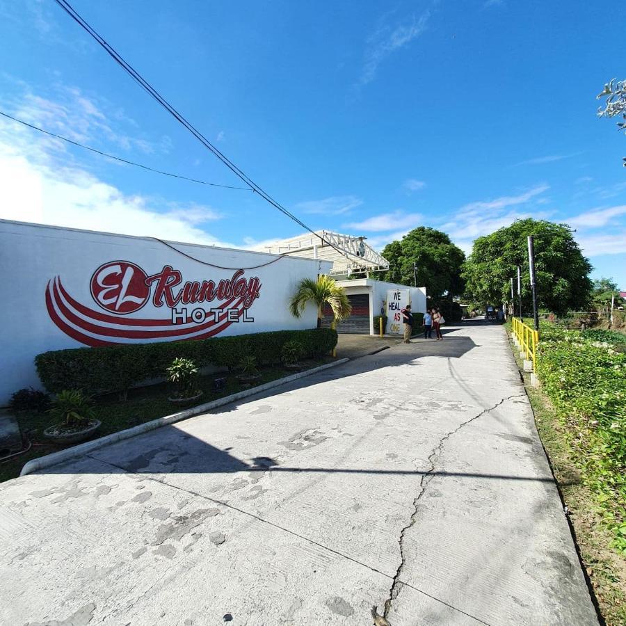 Reddoorz @ El Runway Hotel Bulacan Exterior photo