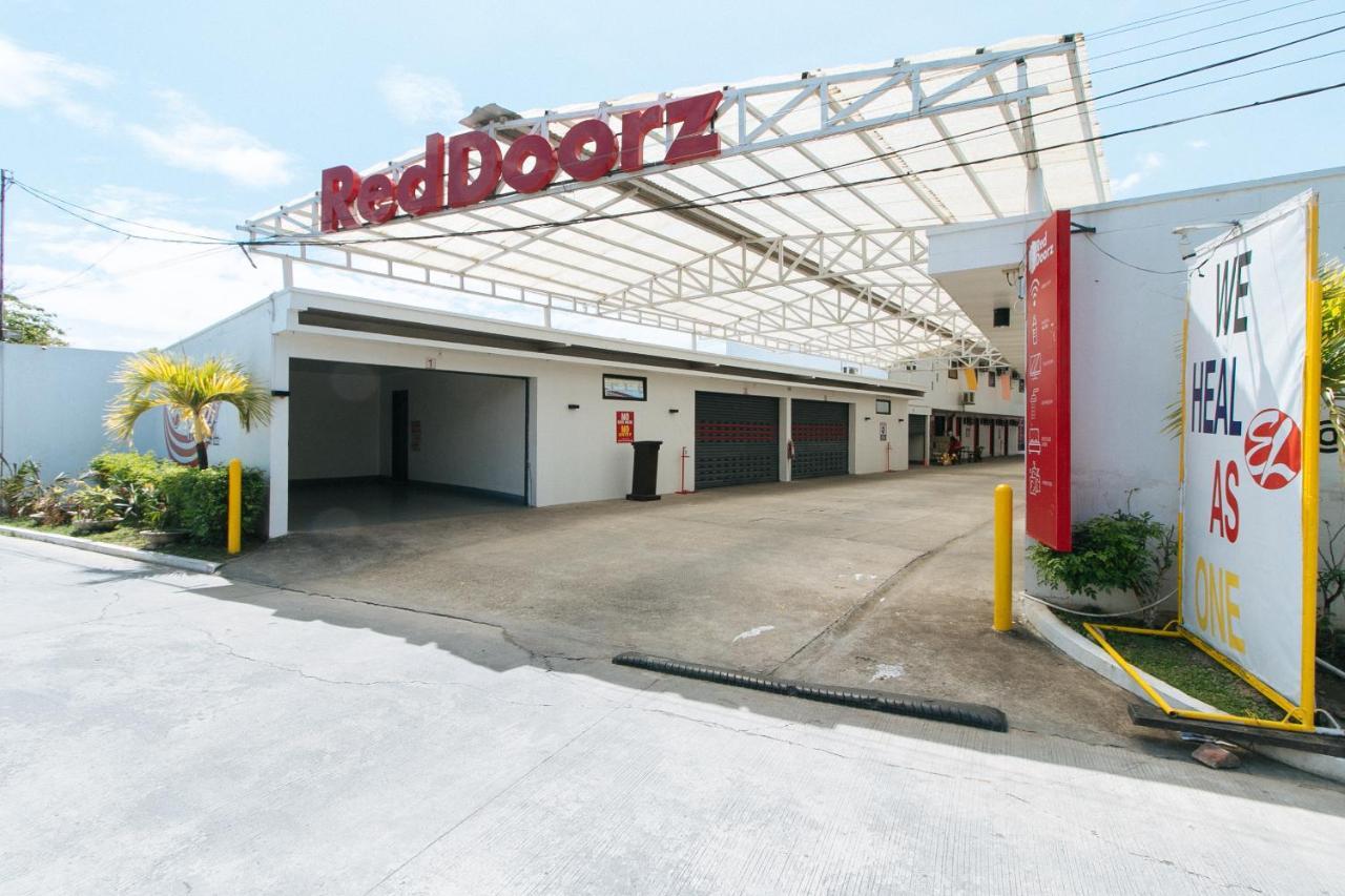 Reddoorz @ El Runway Hotel Bulacan Exterior photo