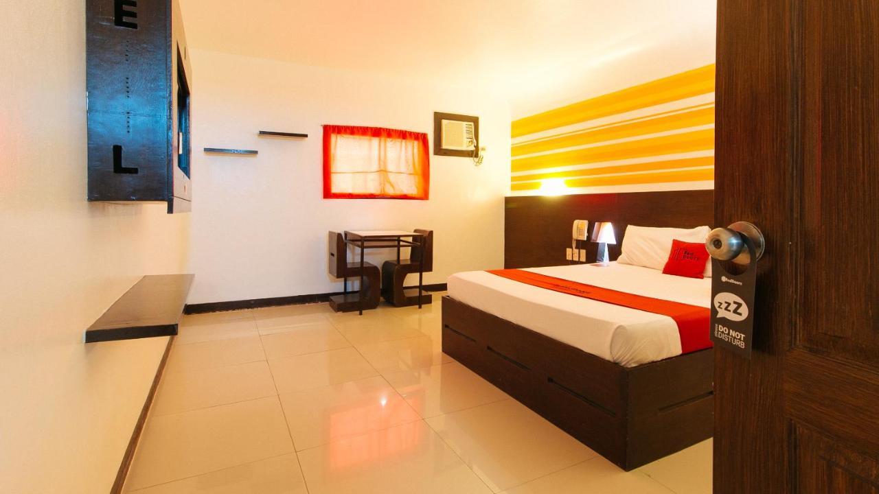 Reddoorz @ El Runway Hotel Bulacan Exterior photo